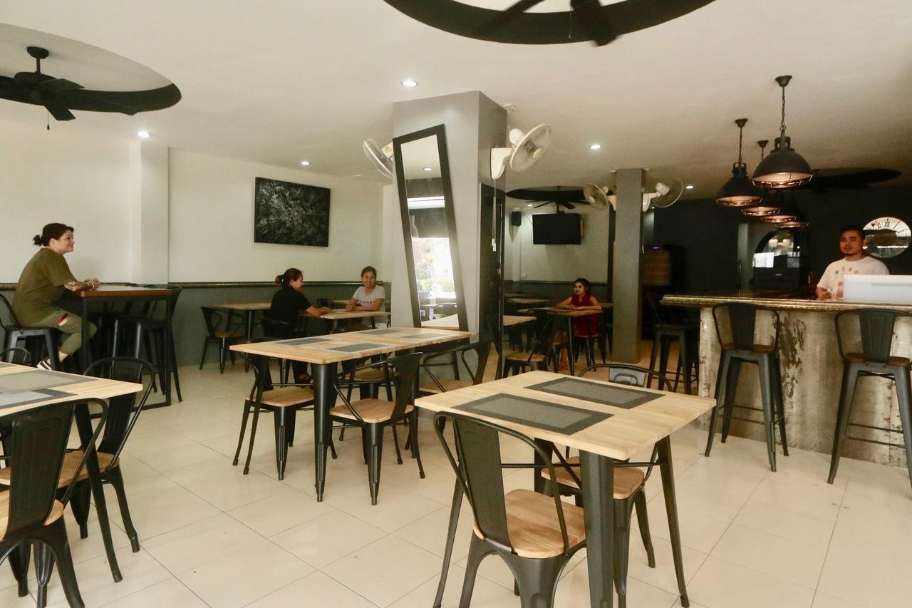 C&C Residence Bistro Restaurant Pattaya Eksteriør billede