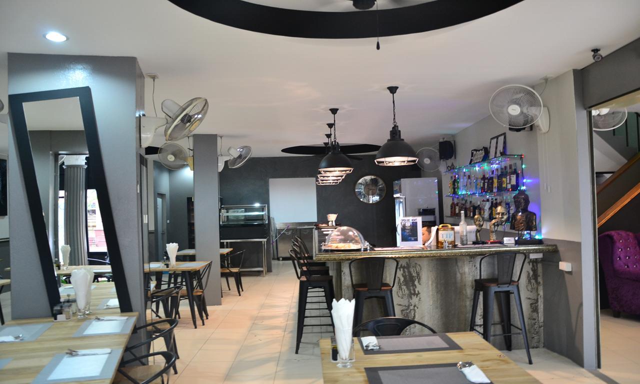 C&C Residence Bistro Restaurant Pattaya Eksteriør billede